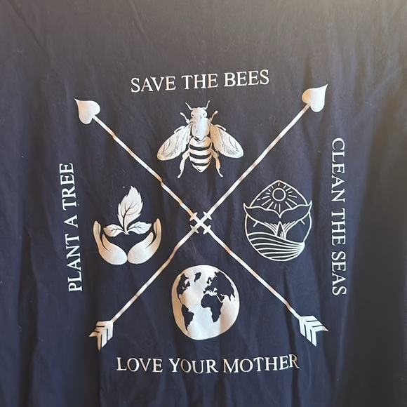 NWOT Earth day shirt - Picture 3 of 4